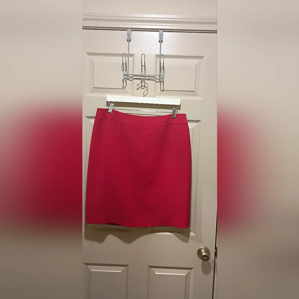 Tahari Red Polyester blend vibrant Red pencil skirt plus size 16